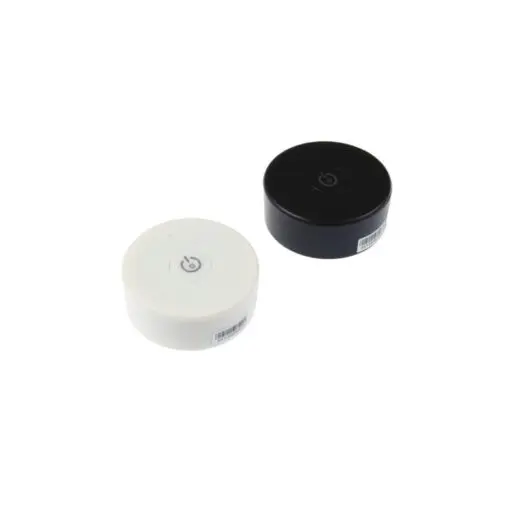 <p>Die Fernbedienung für Mini-LED-Lampen ist ein drahtloses Funksteuerungssystem mit einem Sender und mehreren Empfängern. Mit einer Fernbedienung kann 1 Zone gesteuert werden, die aus mehreren Empfängern bestehen kann. Diese Empfänger werden als eine Sektion gesteuert, wenn sie mit dem Steuergerät verbunden sind. Auf der Rückseite des Controllers befindet sich ein Magnet, mit dem der Controller an magnetischen Oberflächen befestigt werden kann.
Der Empfänger kann versteckt werden (hinter einer Wand, Gipskartonplatte oder in einem Schrank), eine direkte Sichtbarkeit des Empfängers für den Controller ist nicht erforderlich.</p>
<p>Merkmale und Vorteile:
Die Dimmung ist stabil und zuverlässig, die Reichweite des Controllers beträgt ≤ 30 m.
Dimmen von 0-100%, 256 Dimmstufen, weiches Dimmen, kein Flimmern. Beim Einschalten leuchtet es allmählich auf, beim Ausschalten wird es allmählich gedimmt.</p>
<p>Stromversorgung: 2032 3V Batterie - enthalten
Übertragungsfrequenz: 2,4GHz
Reichweite: bis zu 30 m
Anzahl der Zonen: 1 getrennt
Anzahl der Empfänger: Eine unbegrenzte Anzahl von Empfängern kann gekoppelt werden
Abmessungen: 43mm x 17 mm
Speicherung der letzten Einstellung nach Stromunterbrechung: JA
Schutzart: IP20</p>
