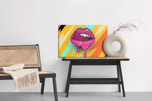 Leinwandbild Rosa Lippen Auf Farbigem Hintergrund Im Retro-Pop-Art-Stil