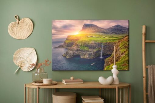 Leinwandbild Sonnenuntergang Zwischen Den Bergen Und Einem Wasserfall