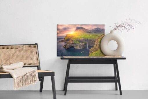 Leinwandbild Sonnenuntergang Zwischen Den Bergen Und Einem Wasserfall