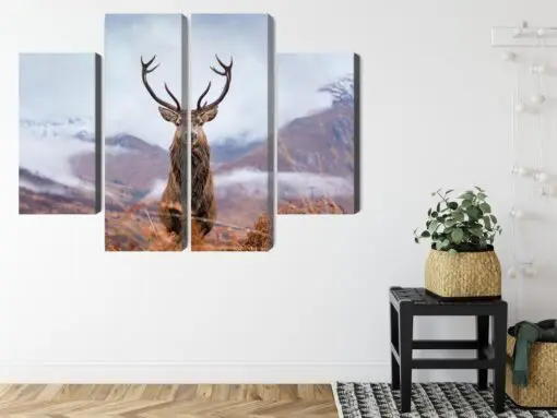 Mehrteiliges Bild Ein Reh Auf Dem Hintergrund Einer 3D-Berglandschaft