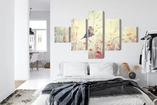 Mehrteiliges Bild Ein Vogel Unter Wilden Blumen