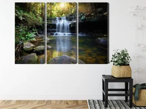 Mehrteiliges Bild Ein Wasserfall Im Busch