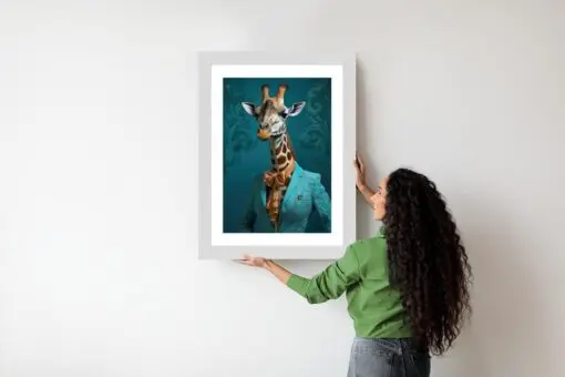 Poster Giraffe In Menschlicher Kleidung