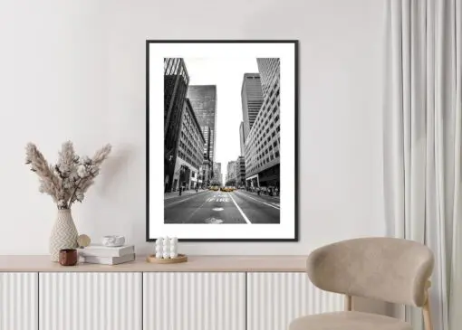 Poster Nyc Gelbe Taxis Auf Schwarz-Weißer Straße