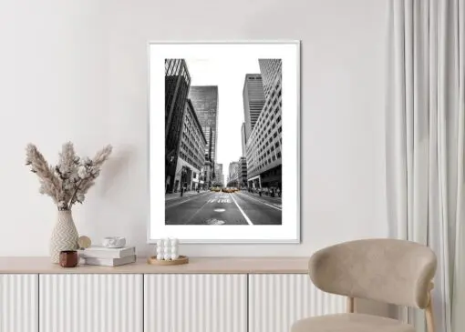 Poster Nyc Gelbe Taxis Auf Schwarz-Weißer Straße