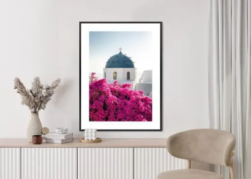 Poster Typische Santorini-Architektur Und Blühende Bougainvillea