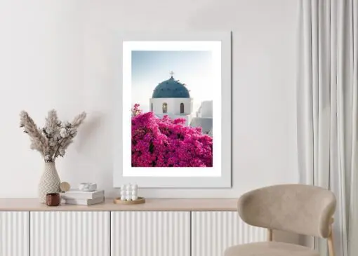 Poster Typische Santorini-Architektur Und Blühende Bougainvillea