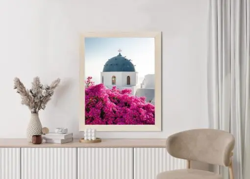 Poster Typische Santorini-Architektur Und Blühende Bougainvillea