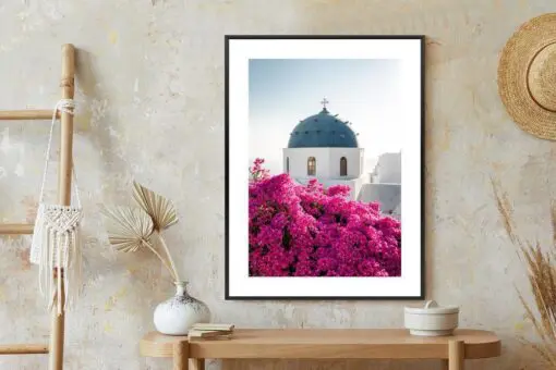Poster Typische Santorini-Architektur Und Blühende Bougainvillea