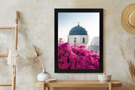 Poster Typische Santorini-Architektur Und Blühende Bougainvillea