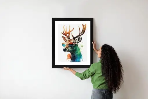 Poster Waldlichtungsstil – Hirsch Mit Sonnenbrille
