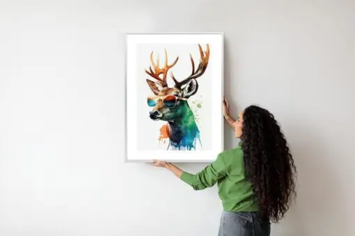 Poster Waldlichtungsstil – Hirsch Mit Sonnenbrille