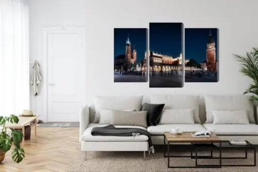 Mehrteiliges Bild Krakauer Tuchhallen Und Marienturm Bei Nacht