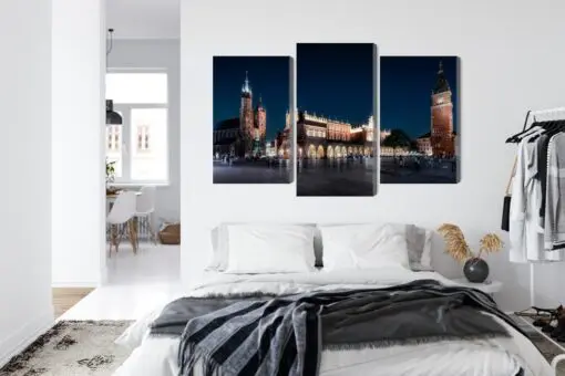 Mehrteiliges Bild Krakauer Tuchhallen Und Marienturm Bei Nacht