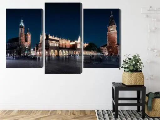 Mehrteiliges Bild Krakauer Tuchhallen Und Marienturm Bei Nacht