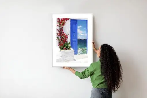 Poster Traditionelle Griechische Tür Mit Blick Auf Das Meer